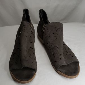 Coolway Nelia Cognac Suede Leather Cutout Peep-Toe Booties Shoe Size: 7